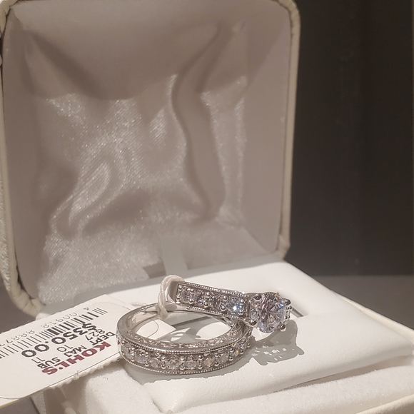 Zirconia ring set. Size 7 - Picture 9 of 9